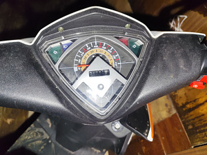 Motoroller (5 foto / 6)