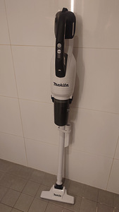 Makita DCL286F tolmuimeja 18v akule (1 foto / 3)