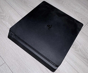 PlayStation 4 (1 фото из 4)