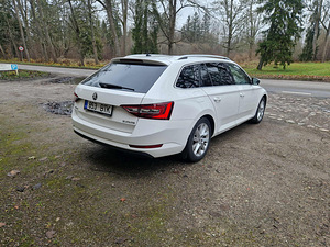 Продается Škoda Superb 2017 (4 фото из 11)