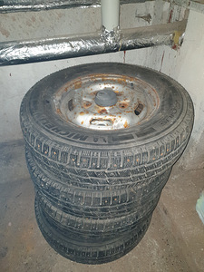 Продаются шины на дисках размер 215/75 R16C (1 фото из 2)