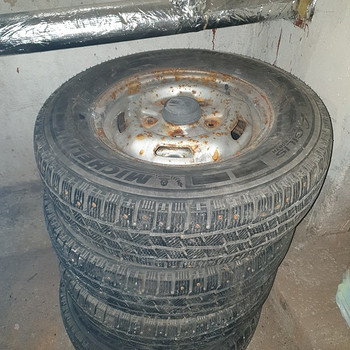 Müüa rehvid velgedel mõõt 215/75 R16C