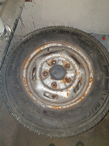 Продаются шины на дисках размер 215/75 R16C (2 фото из 2)