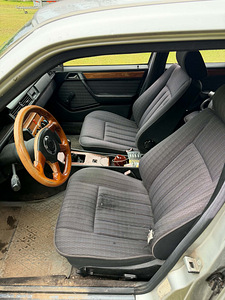 W124 E230 (7 foto / 8)