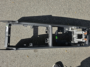 Audi Q7 4L 2006-2015 center console (2 foto / 3)