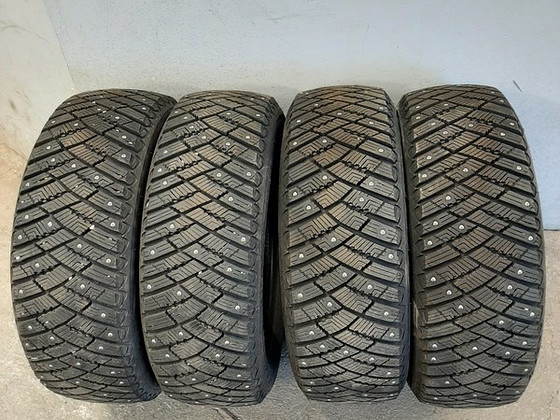 195/60 R15 Goodyear Ultra Grip Ice Arctic