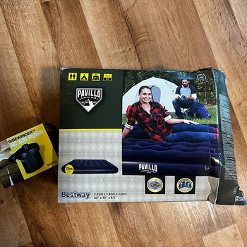 Täispuhutav madrats ja pump