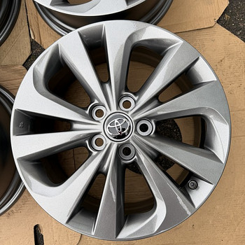 17" Toyota originaalveljed 5x114,3 + andurid