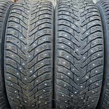 R15 Nokian 195/65/15 - 6mm - 99% naelad