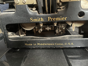 Пишущая машинка Remington, Noiseless стандарт, Smith Premier (4 фото из 6)