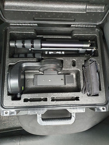 Лазерный дальномер Leica Disto X4, штативы с кейсом (2 фото из 2)