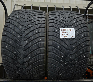 R21 rehvid 295 35 21 nokian 8mm 2tk (1 foto / 1)