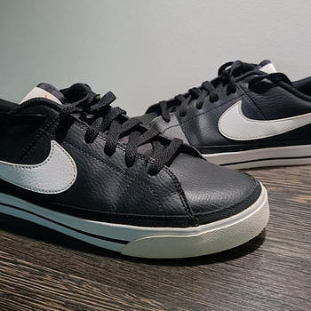 Nike кроссовки размер 40