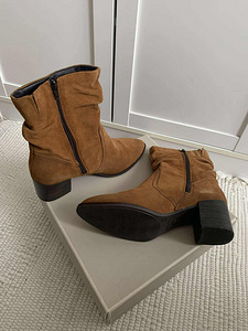 Полусапоги Tamaris, кожаные (2 фото из 3)