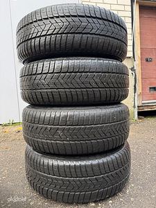 225/55/18 шины Pirelli с ламелями dot2022 5-6,5мм (1 фото из 3)