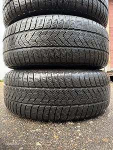 225/55/18 шины Pirelli с ламелями dot2022 5-6,5мм (2 фото из 3)