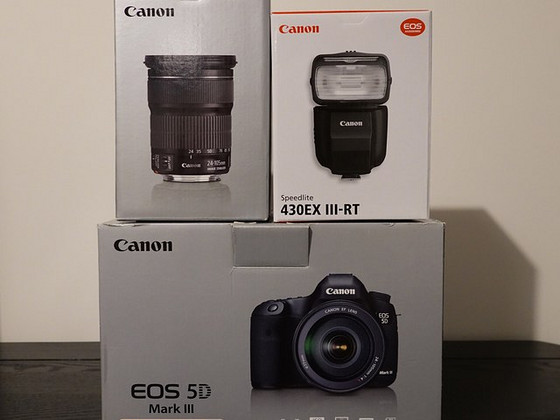 Canon EOS 5D Mark III Full Set – Excellent Condition