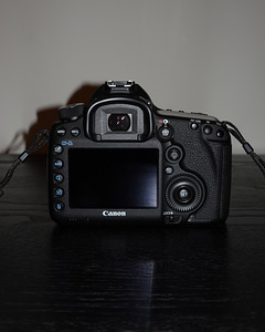 Canon EOS 5D Mark III Full Set – Excellent Condition (3 foto / 10)