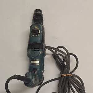 Перфоратор Makita HR2630 (4 фото из 5)