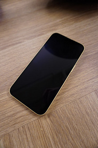 iPhone 14 256gb 84% (2 фото из 3)