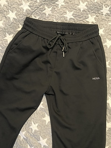 Hugo Boss Hadiko трикотажные брюки из стрейч-хлопка с логоти (1 фото из 3)