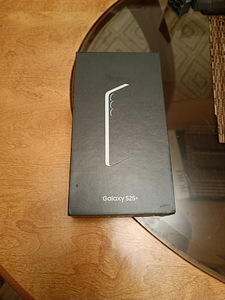 Samsung Galaxy S25+ (2 foto / 3)
