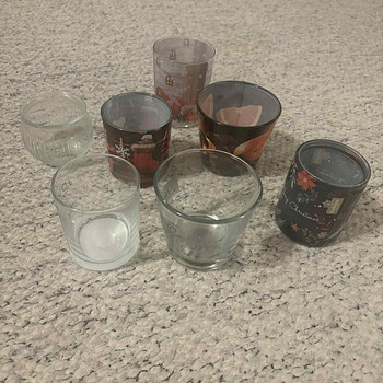 Отдам стеклянные подсвечники.