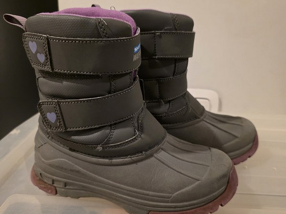 Skechers