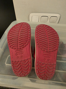 Crocs (4 foto / 4)