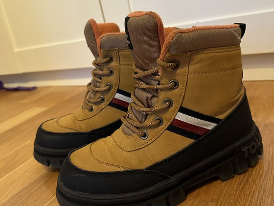 Зимние сапоги Tommy Hilfiger р.34