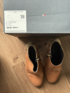 Сапоги Tommy Hilfiger (3 фото из 3)