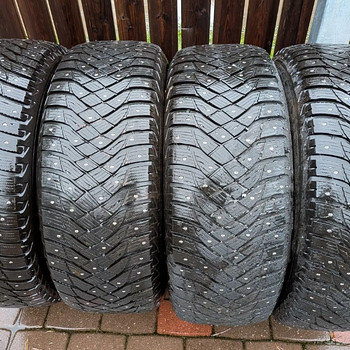 Goodyear naastrehvid 265/60/18