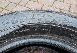 Шипованные шины Goodyear 265/60/18 (4 фото из 5)