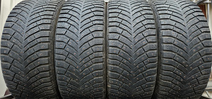 R20 Michelin X-Ice North4 245/40/20 - 99% naelad - DOT21 (1 foto / 2)