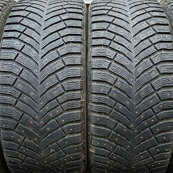 R20 Michelin X-Ice North4 245/40/20 - 99% naelad - DOT21