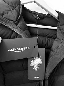 Новый, женский пуховик S J.Lindeberg ( Швеция) (4 фото из 10)