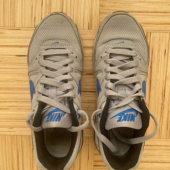 Hall-sinised võrkmaterjalist Nike Air Max tossud