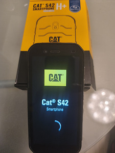 Смартфон CAT S 42 (2 фото из 2)