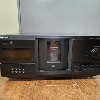 Sony CDP-CX230 Multi-disc 200 CD player