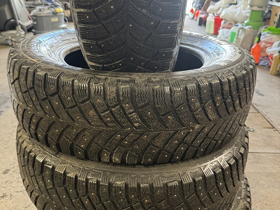 MICHELIN 215/65/17