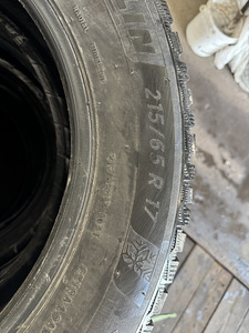 MICHELIN 215/65/17 (2 фото из 4)