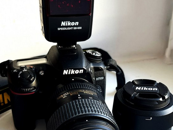 NIKON D7500, komplekt