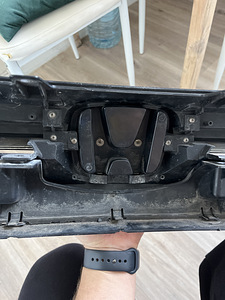 Esivõre embleemiga HONDA CRV 3 (2 foto / 2)