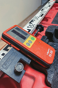 Hilti PR50 (нерабочий) + Hilti PA350 с креплениями и рейкой (4 фото из 5)