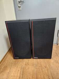 CERWIN VEGA CD-30 FLOORSTANDING SPEAKERS. (1 foto / 5)