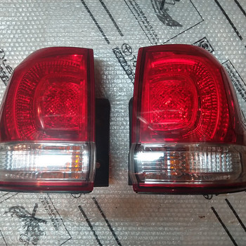 Toyota Land Cruiser 200 81551-60820 81561-60750 81456-60070