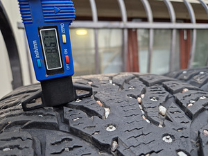 R20 Nokian 275/45/20 - 8.5mm - 99% naelad - DOT21 (3 foto / 4)