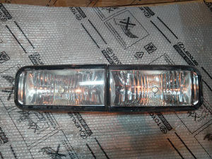 Toyota Land Cruiser 200 81211-60220 81211-60221 81221-60140 (1 foto / 2)
