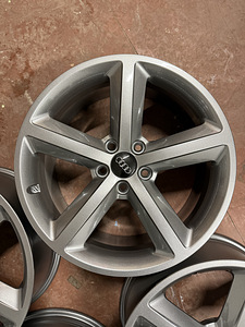 18" Audi originaalveljed 5x112 (3 foto / 8)