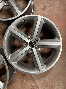 18" Audi originaalveljed 5x112 (4 foto / 8)